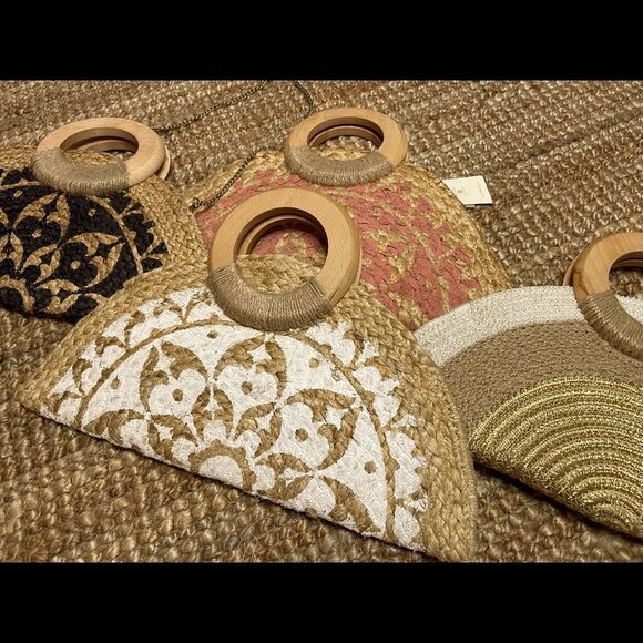 Purse  - Picture 2 of 7